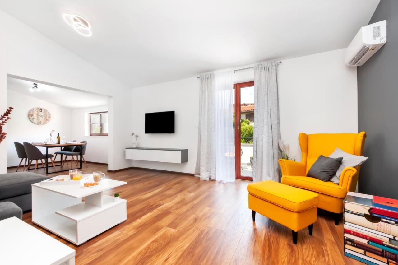 Apartments E&M Пула Екстер'єр фото